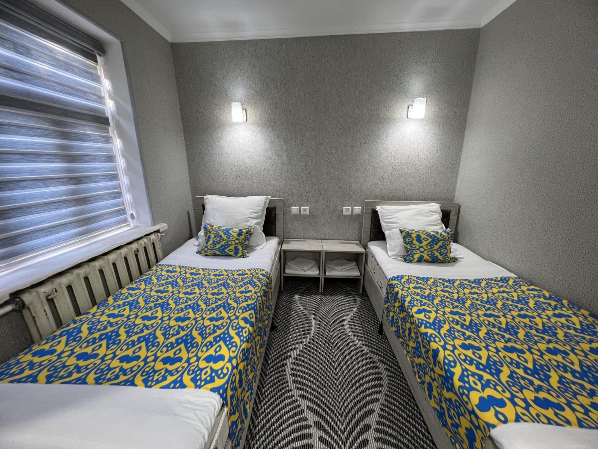 Status House Hotell Fergana Eksteriør bilde