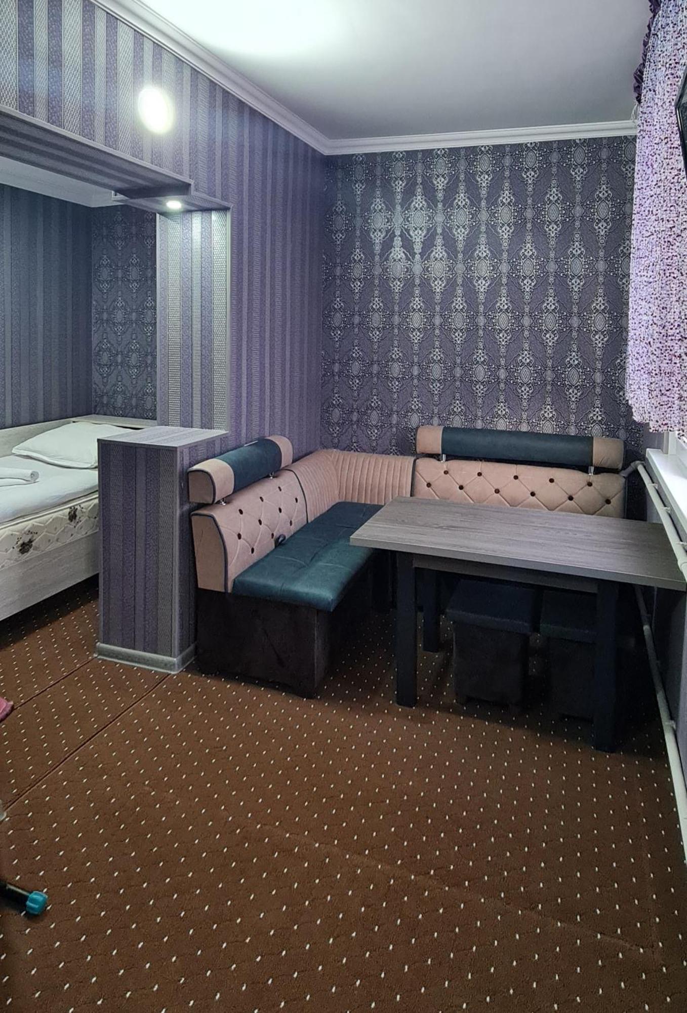 Status House Hotell Fergana Eksteriør bilde