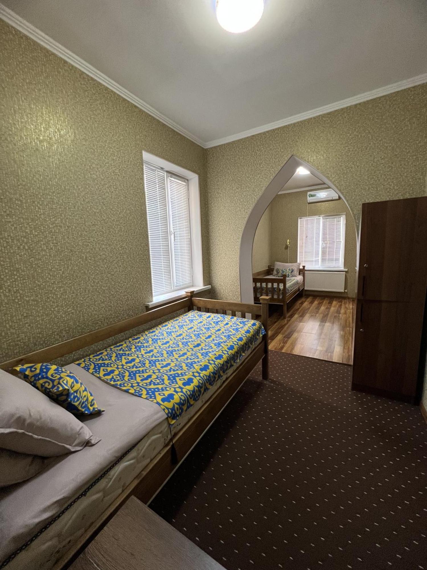 Status House Hotell Fergana Eksteriør bilde