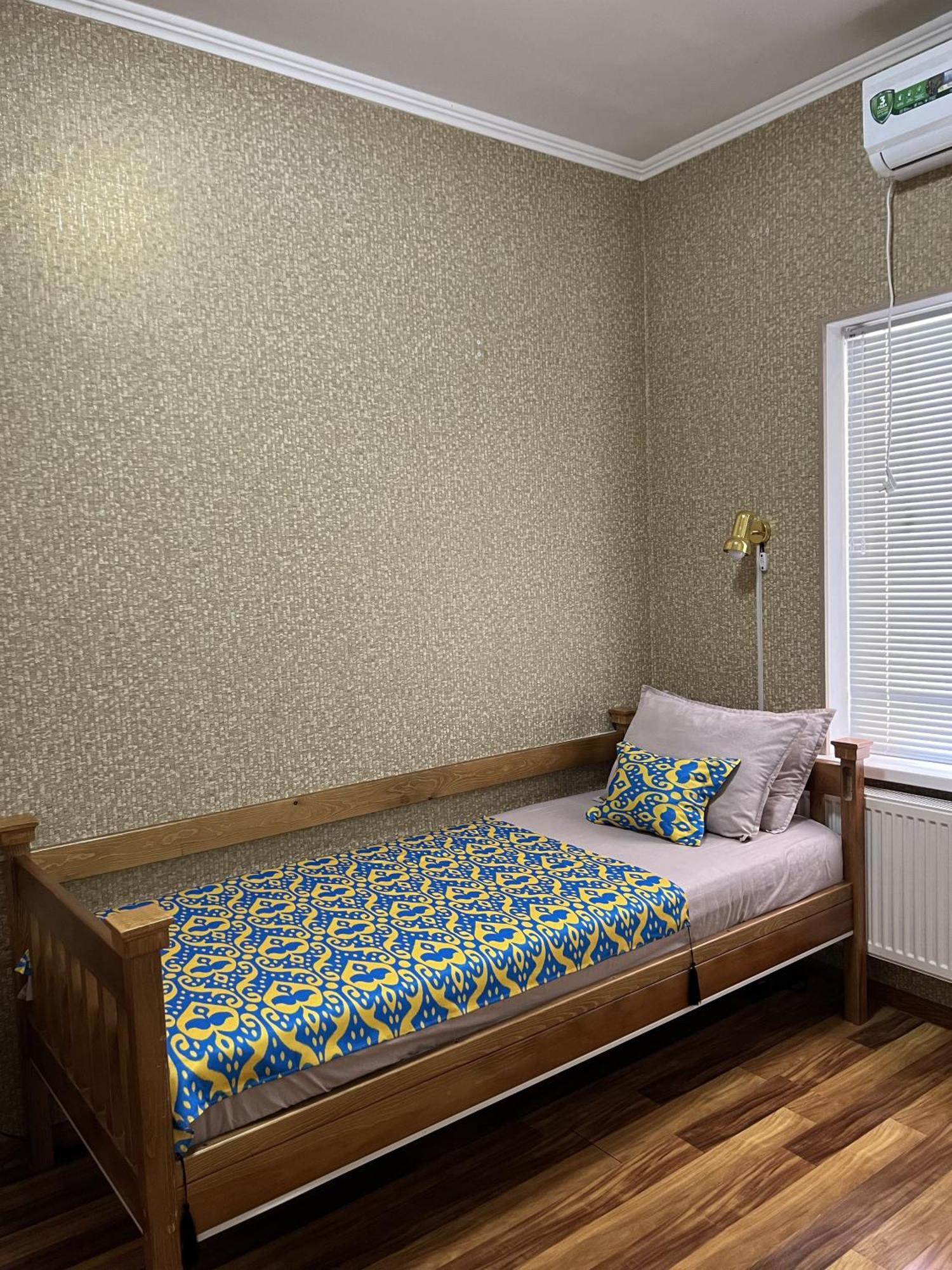 Status House Hotell Fergana Eksteriør bilde