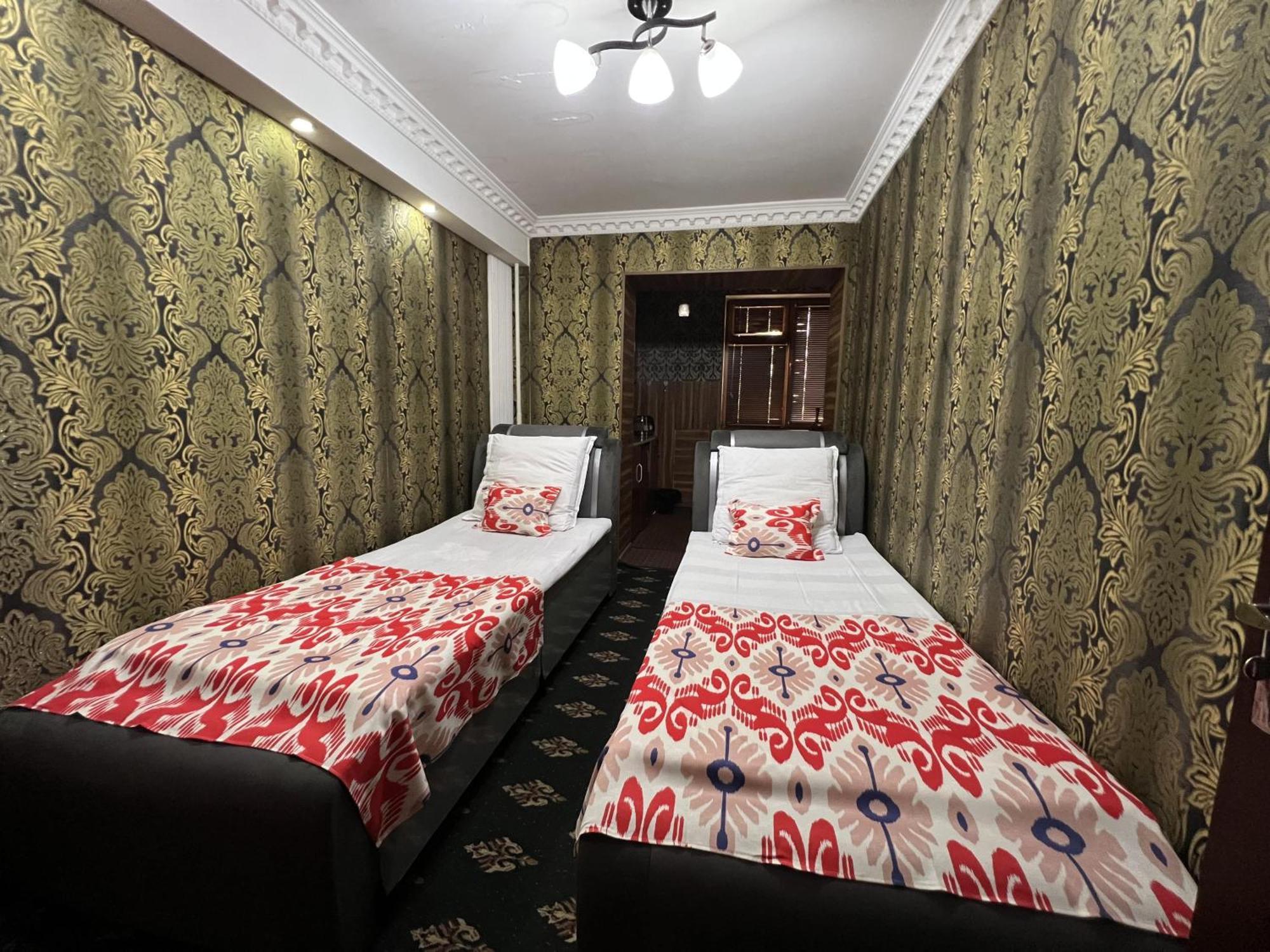 Status House Hotell Fergana Eksteriør bilde